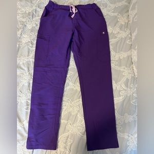 Women’s size M purple figs scrub bottoms